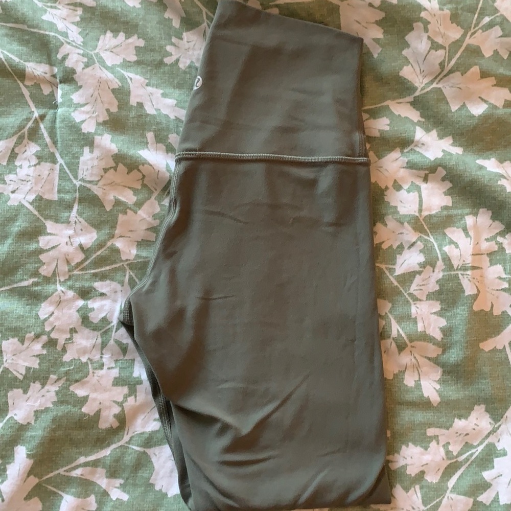 Lululemon 7/8 align leggings for sale!